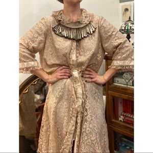 Odette Basra 1950s robe